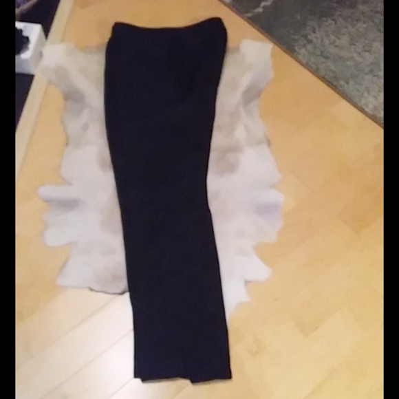 Elie Tahari embossed snake print pants - Picture 6 of 6